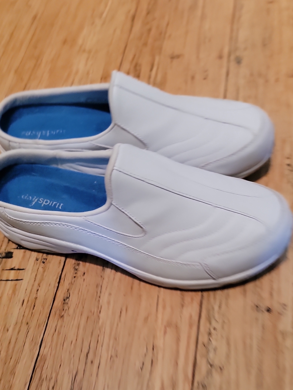 Easy spirit Size 10 Slip-On Casual Shoes in White and Blue - Picture 6 of 8